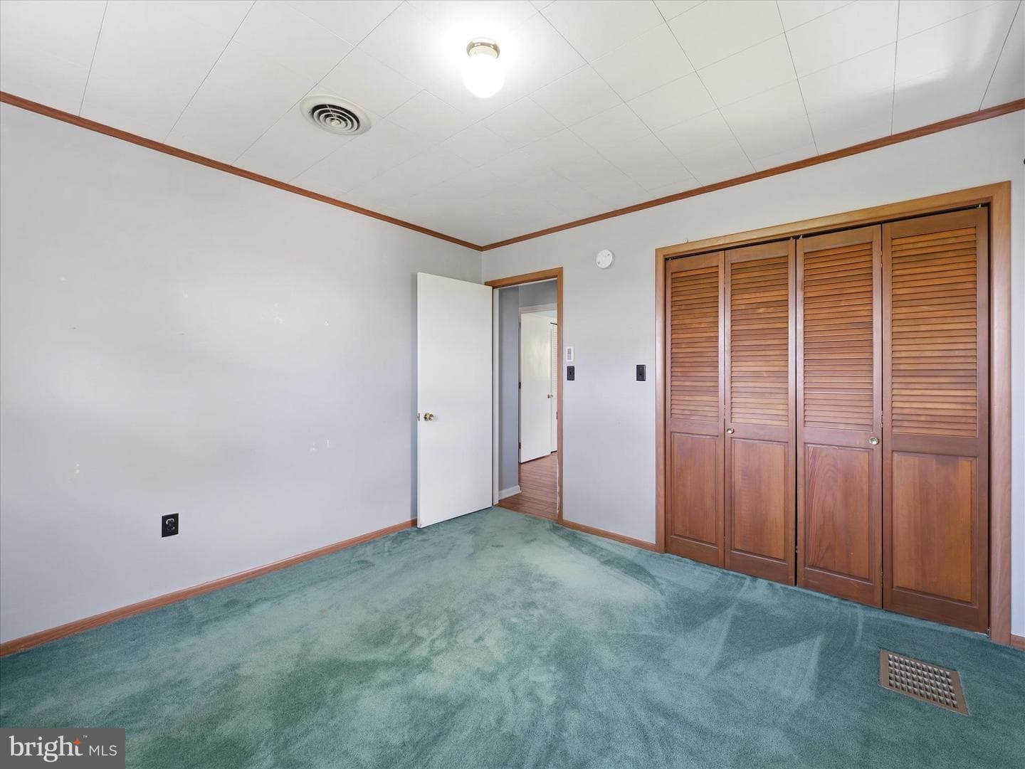 11141 Lincoln Way W photo 28