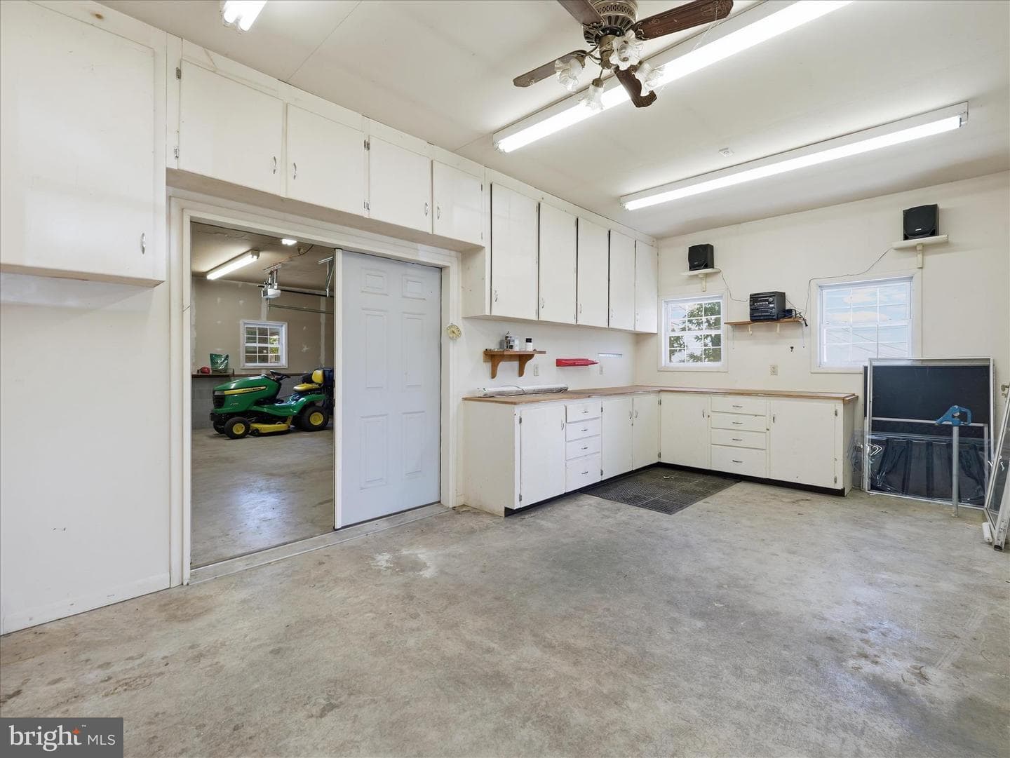 11141 Lincoln Way W photo 51