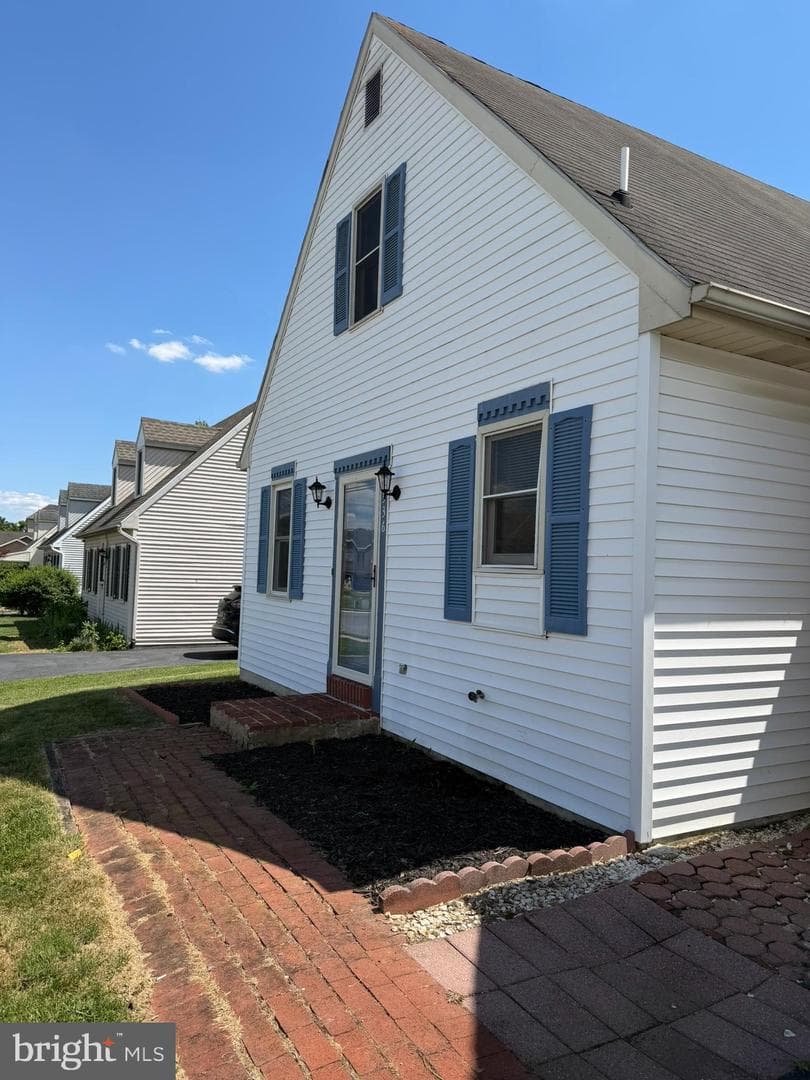 536 Bracken Drive, Chambersburg