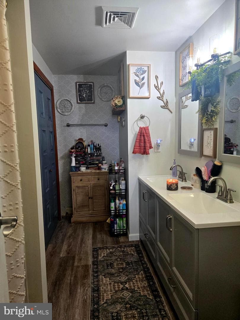 5925 Greenvillage Road photo 15