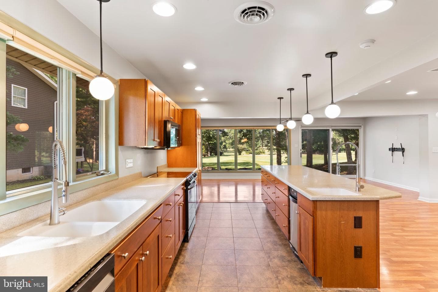 6566 Fairway Drive W photo 15