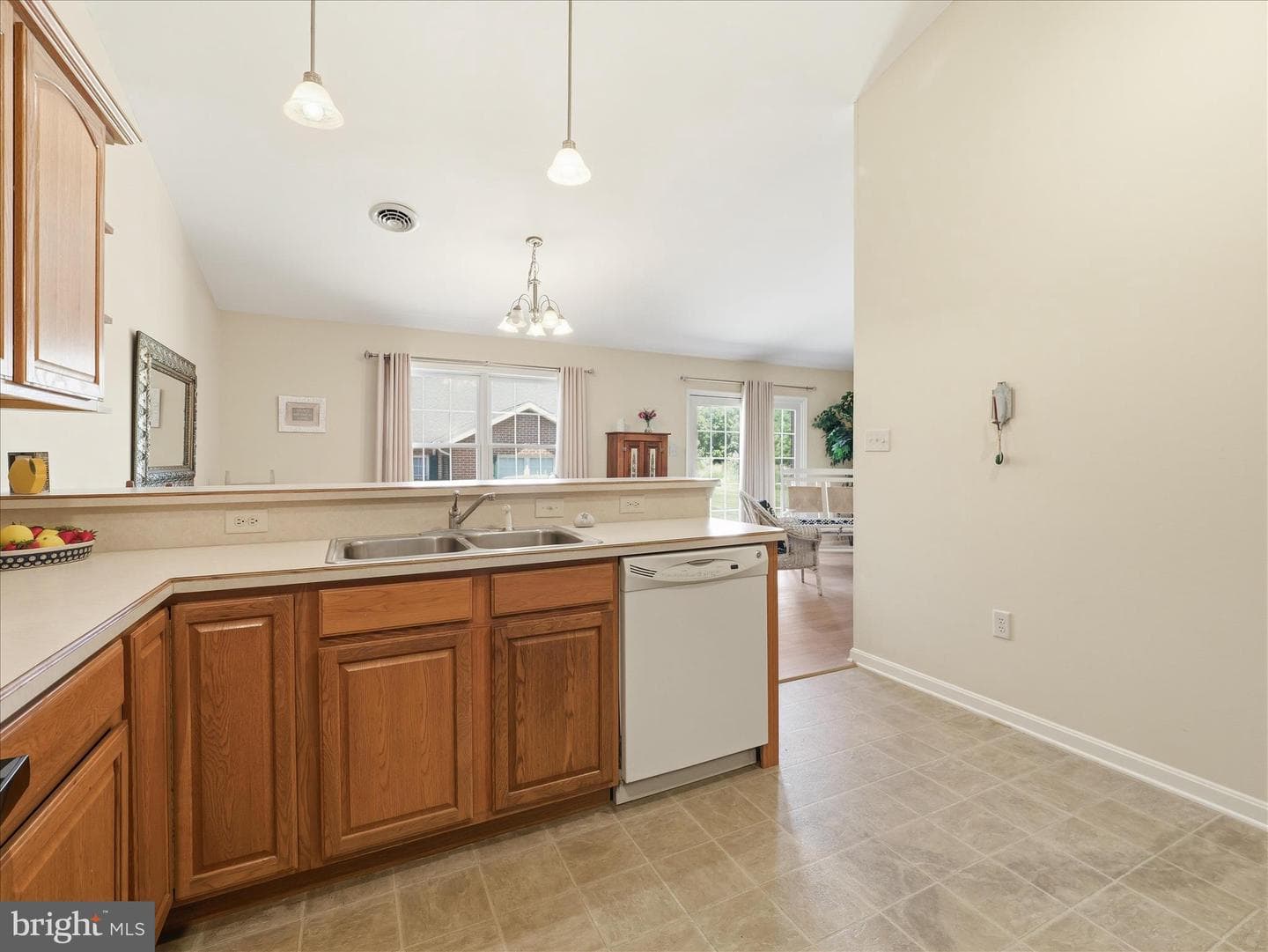 456 Moss Spring Avenue photo 28