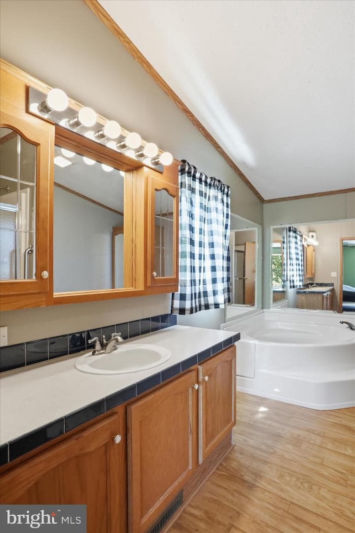 5913 Hager Road photo 10