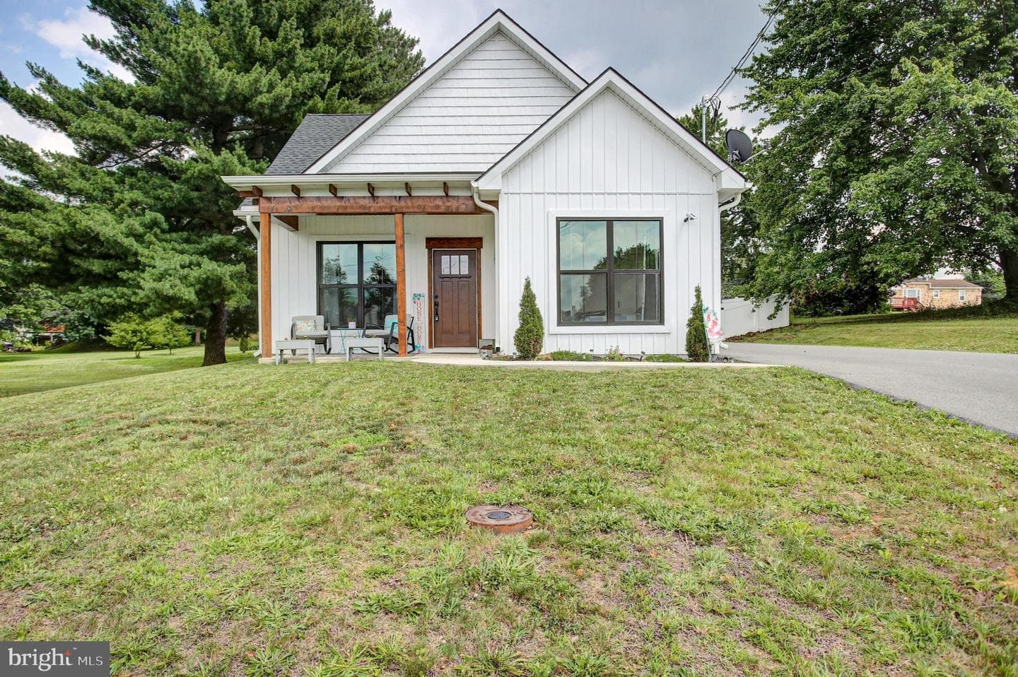 1311 Marvic Dr, Chambersburg