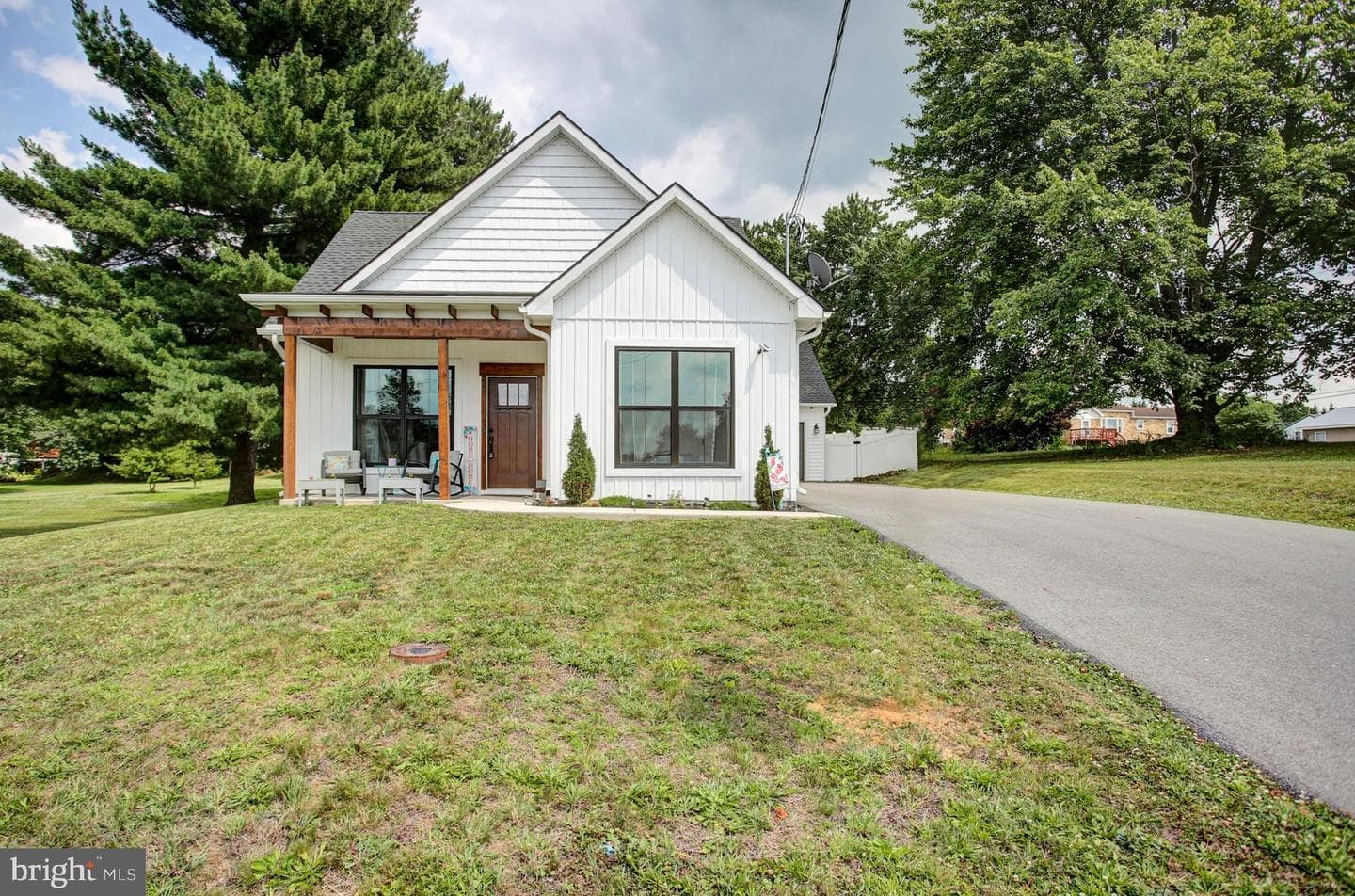 1311 Marvic Dr, Chambersburg