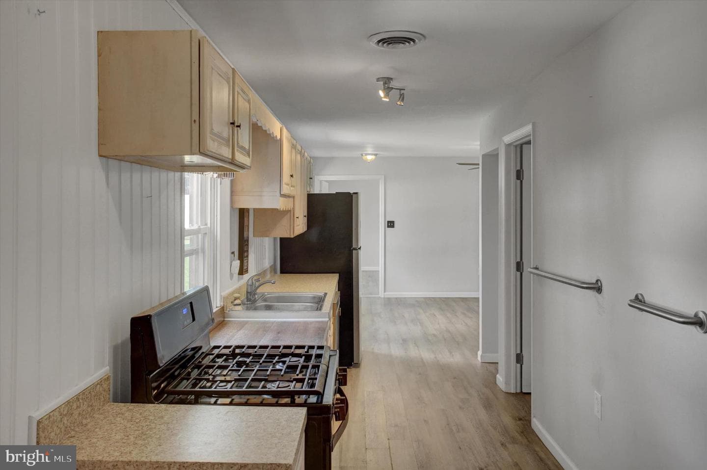 605 Prospect Avenue photo 32