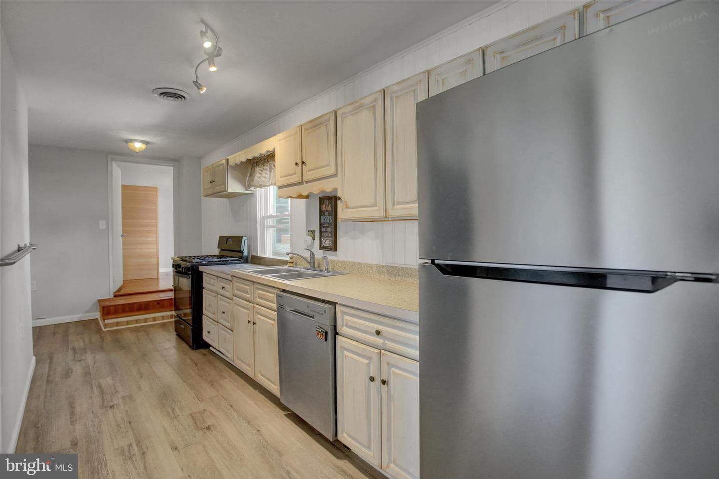 605 Prospect Avenue photo 34