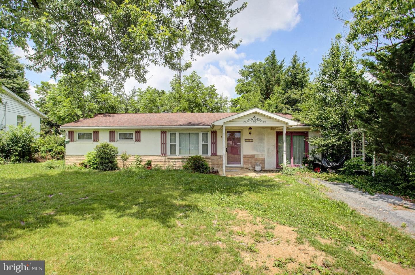 1811 Holly Lane, Chambersburg