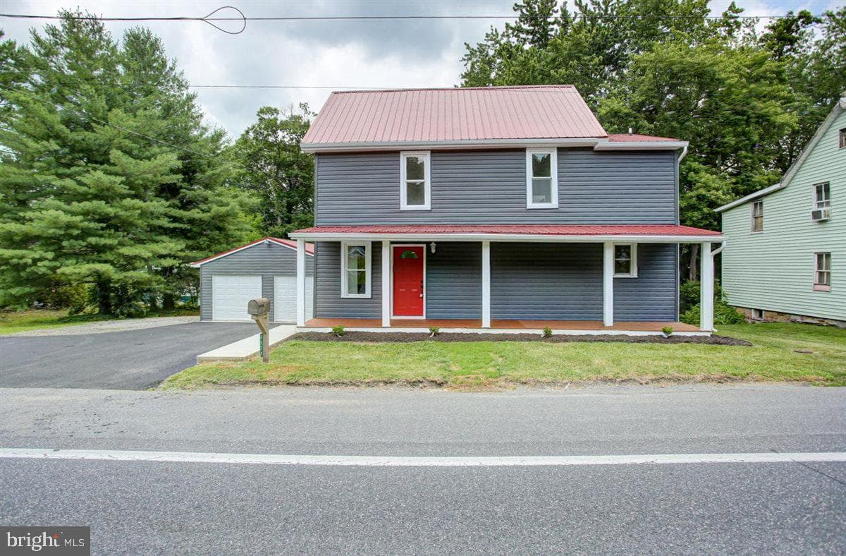 8179 Lincoln Way East, Fayetteville