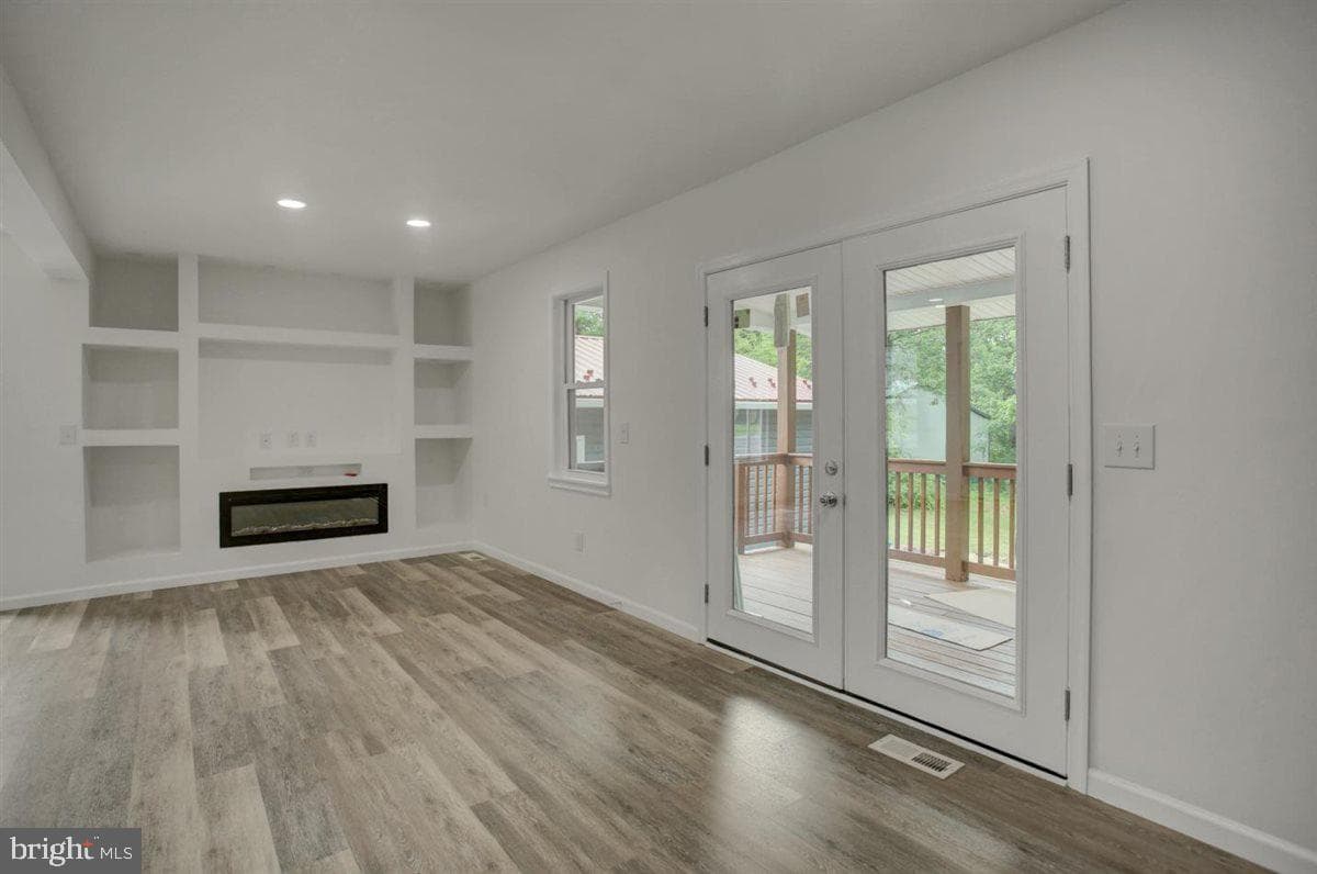 8179 Lincoln Way East photo 11