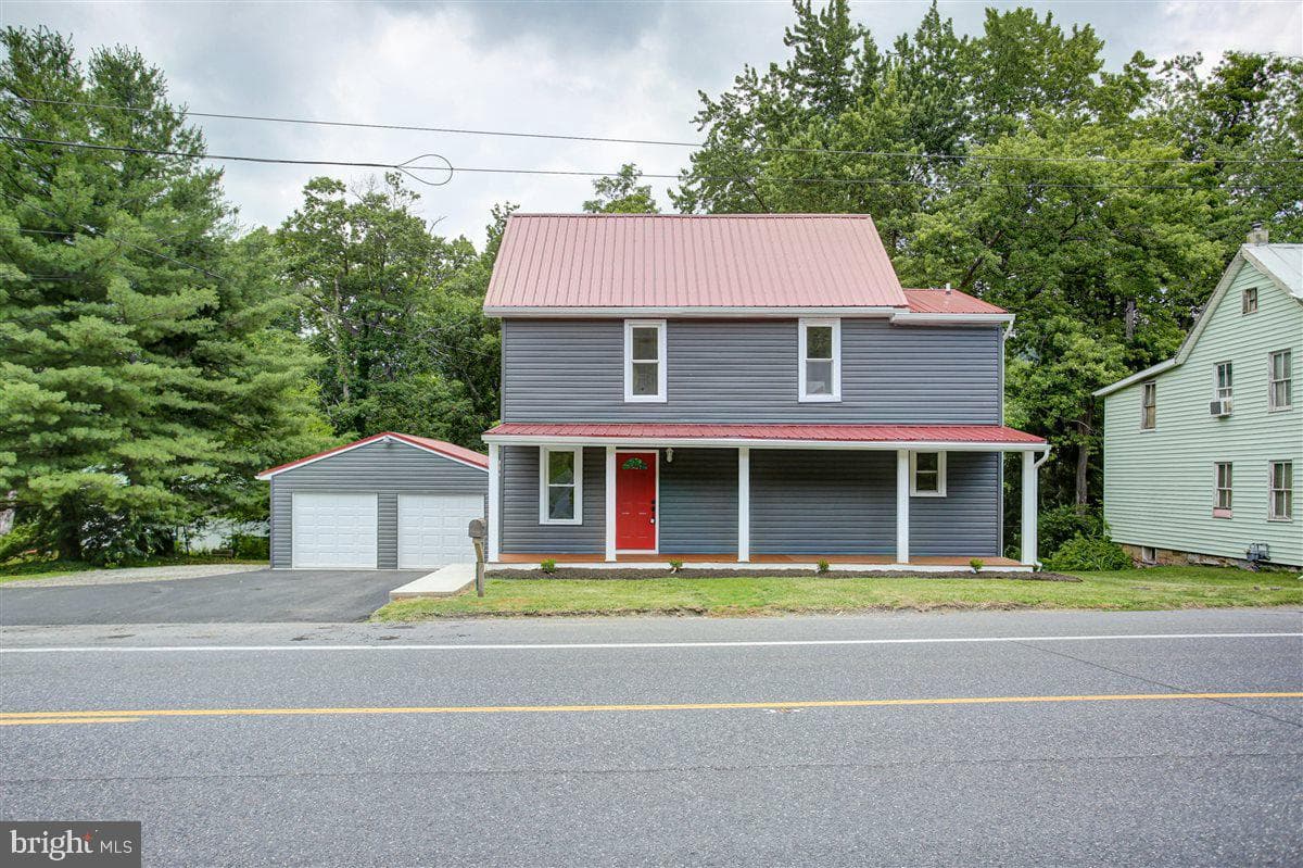 8179 Lincoln Way East, Fayetteville
