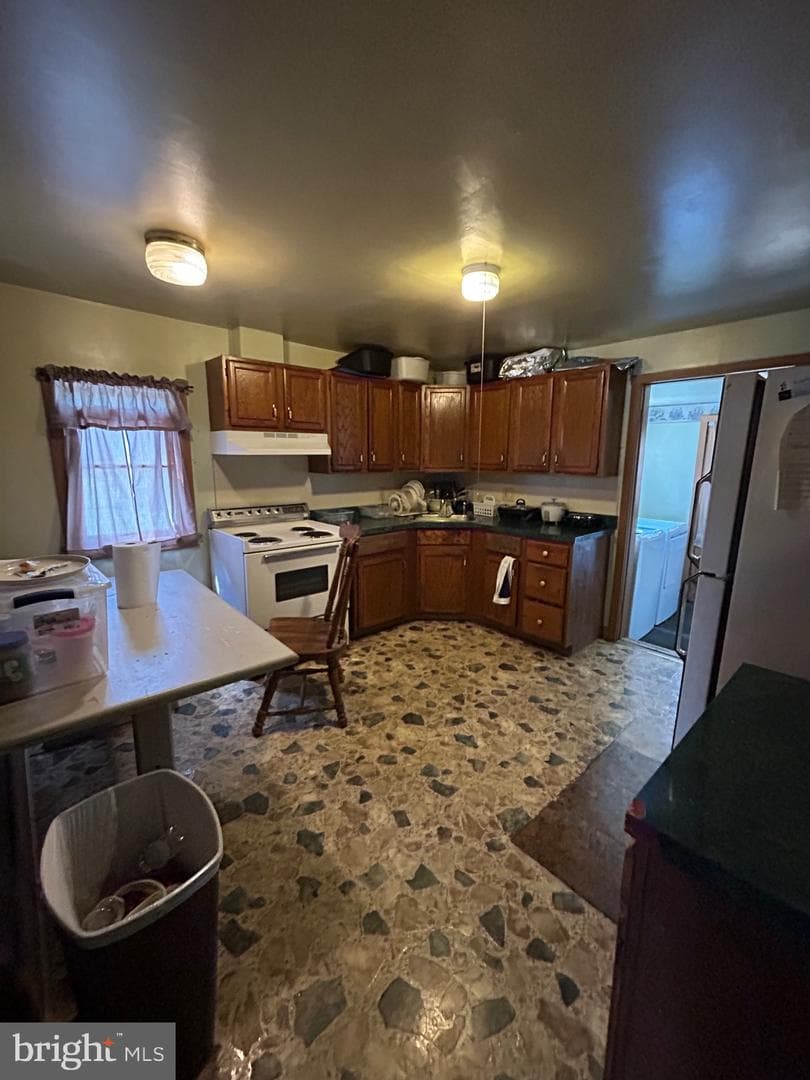 245 E Liberty Street photo 10