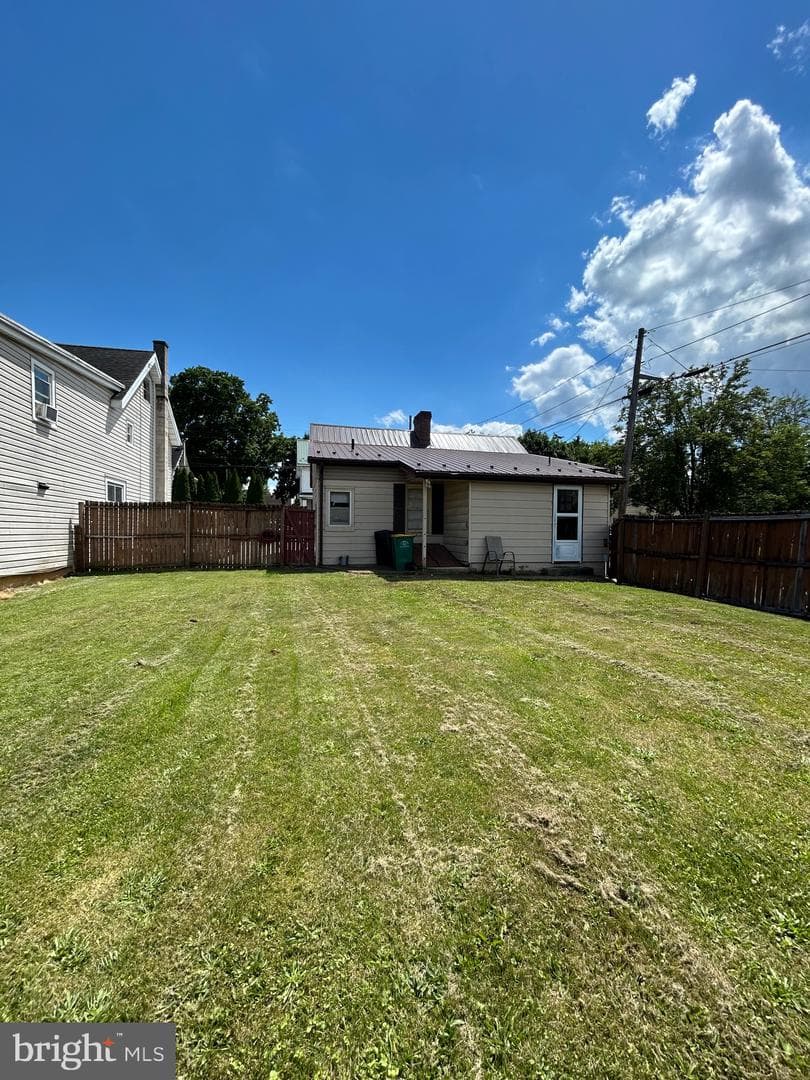 245 E Liberty Street photo 7