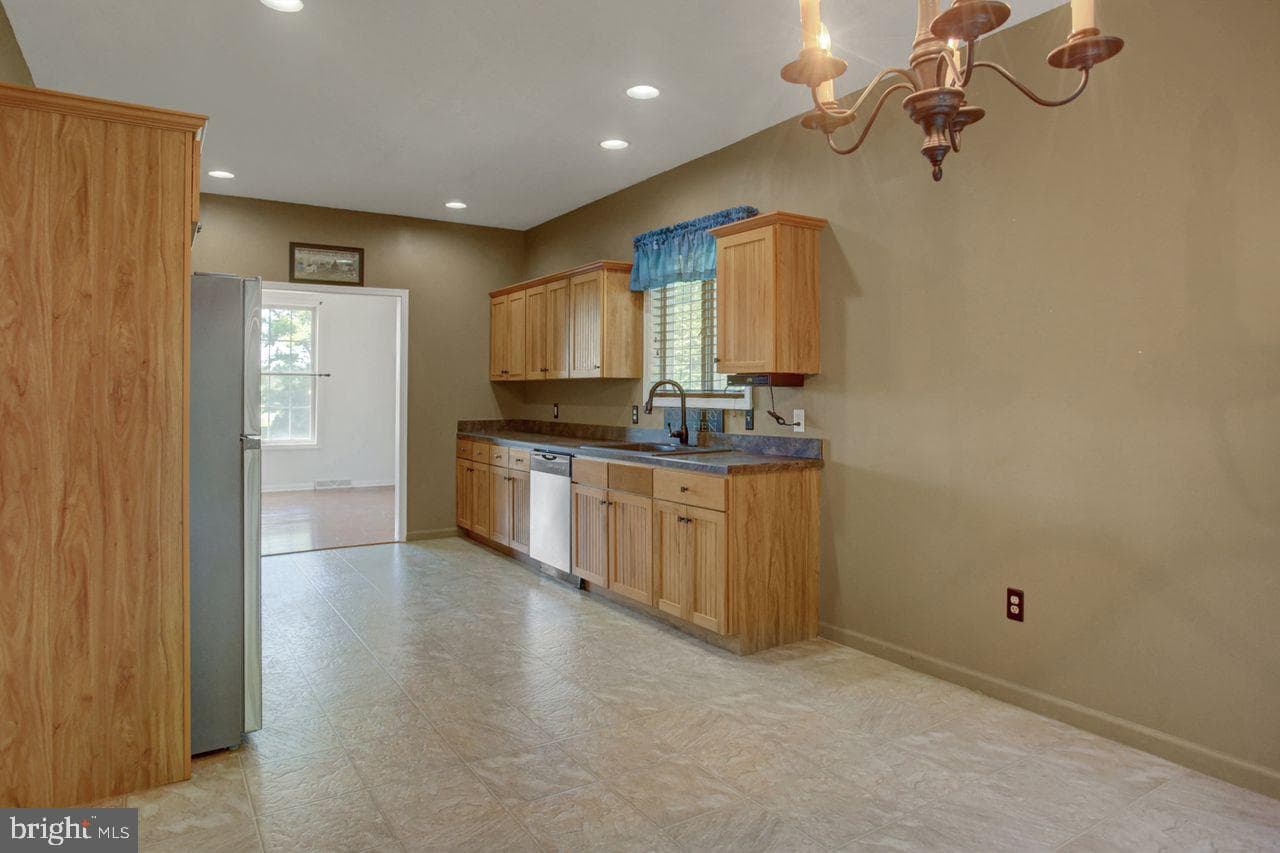 8333 Buchanan Trail W photo 18
