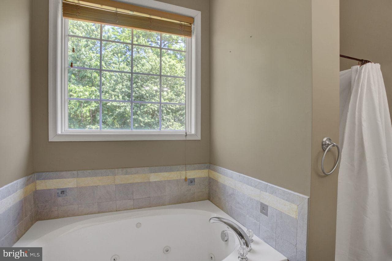 8333 Buchanan Trail W photo 31