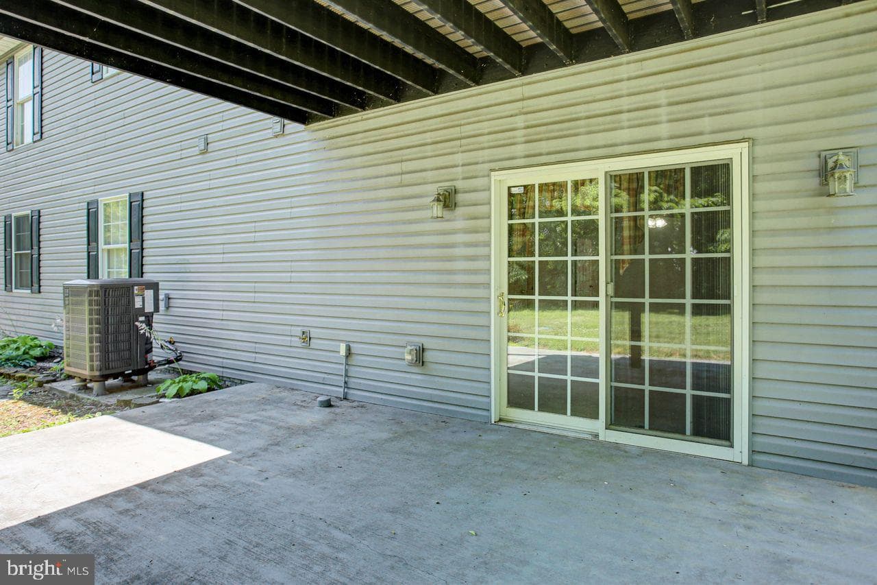 8333 Buchanan Trail W photo 48