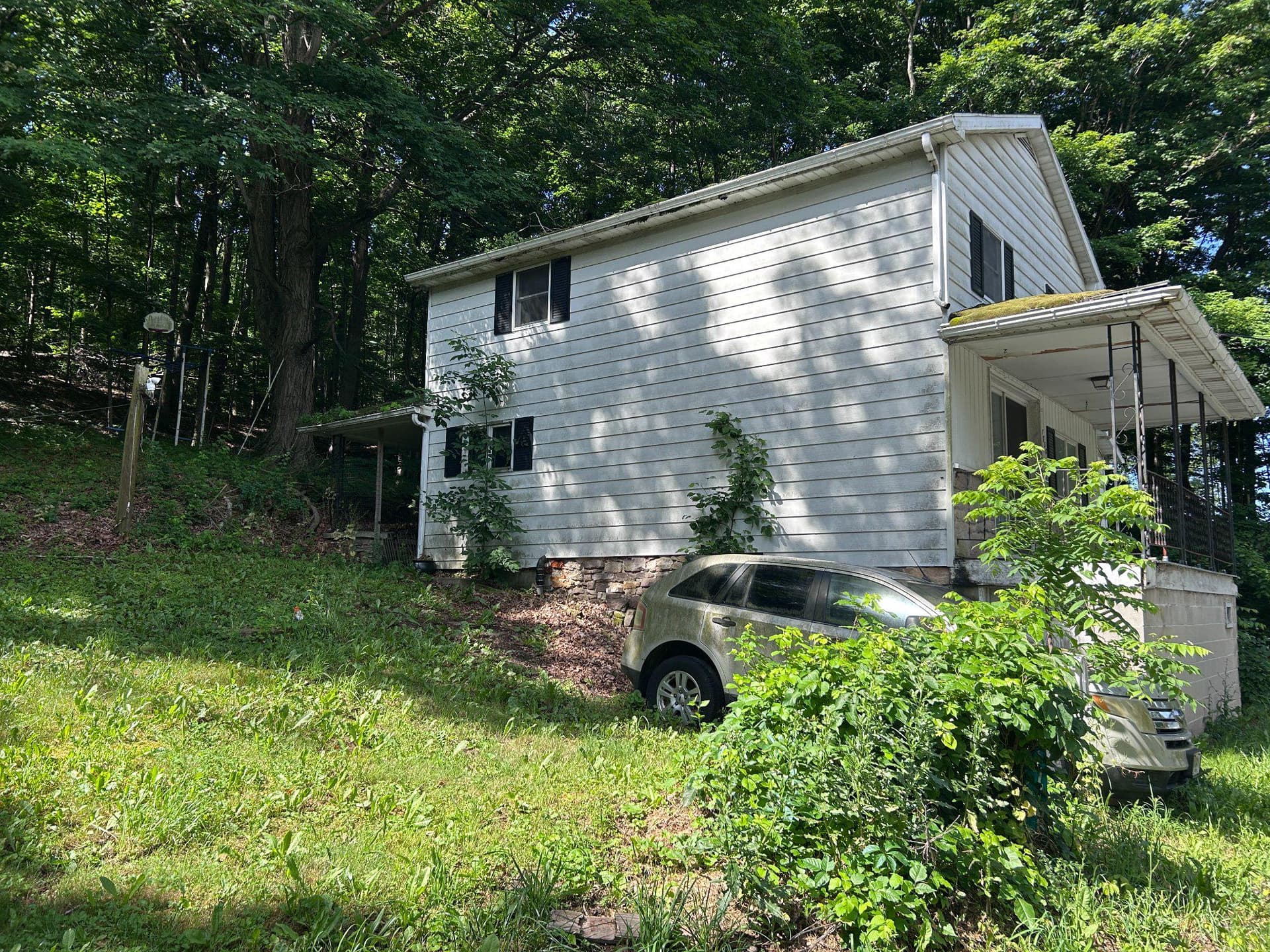 17738 Amberson Road photo 3