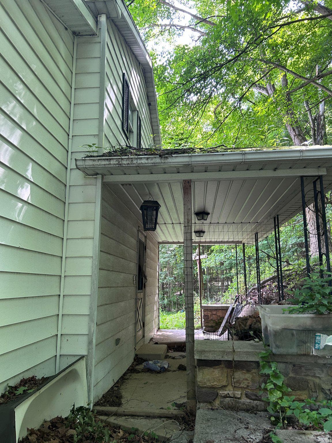 17738 Amberson Road photo 4