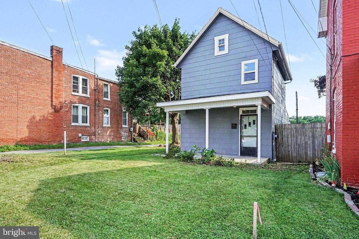 222 W 4th St, Waynesboro