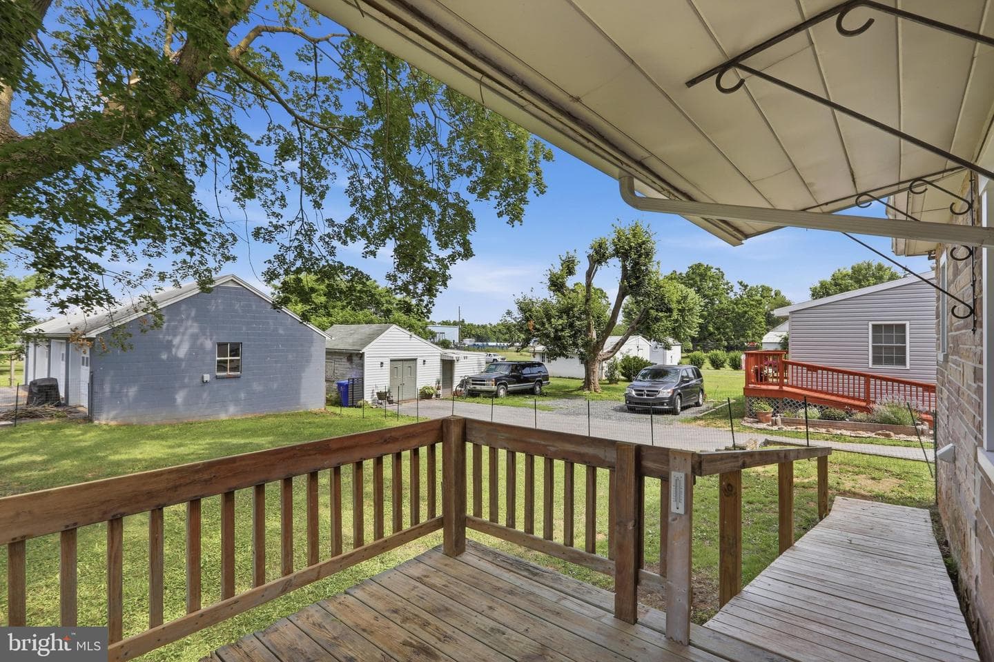 552 N Allison St photo 39