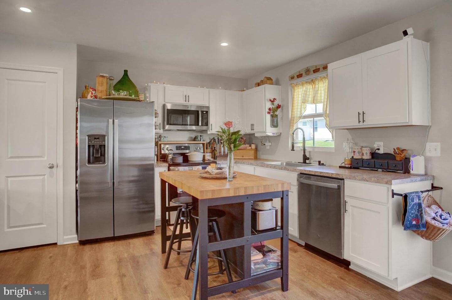 774 Raeann Drive photo 8