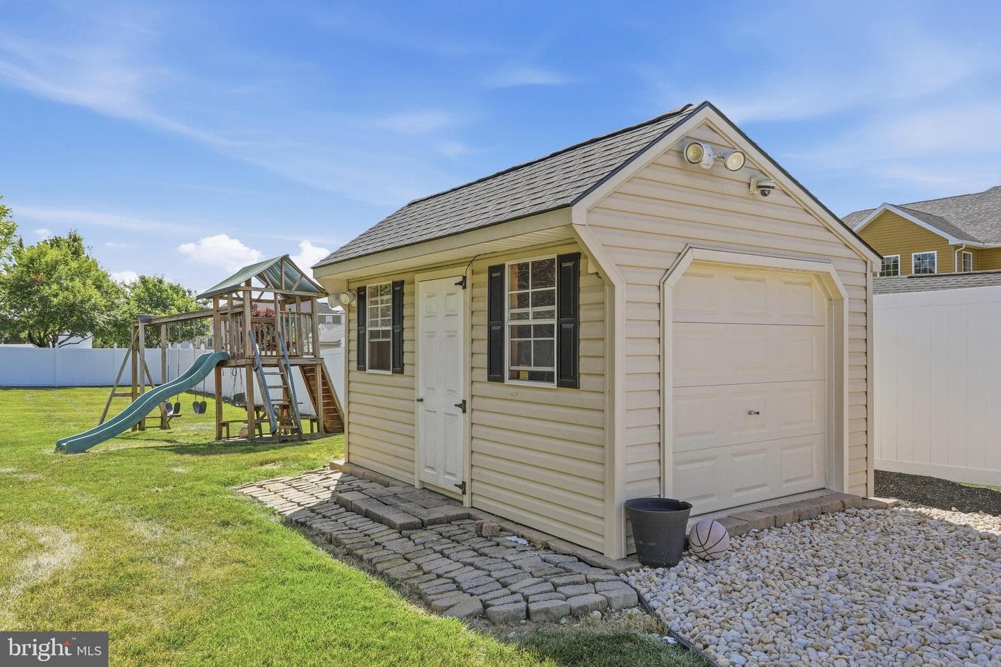 2419 Somerset Road photo 16