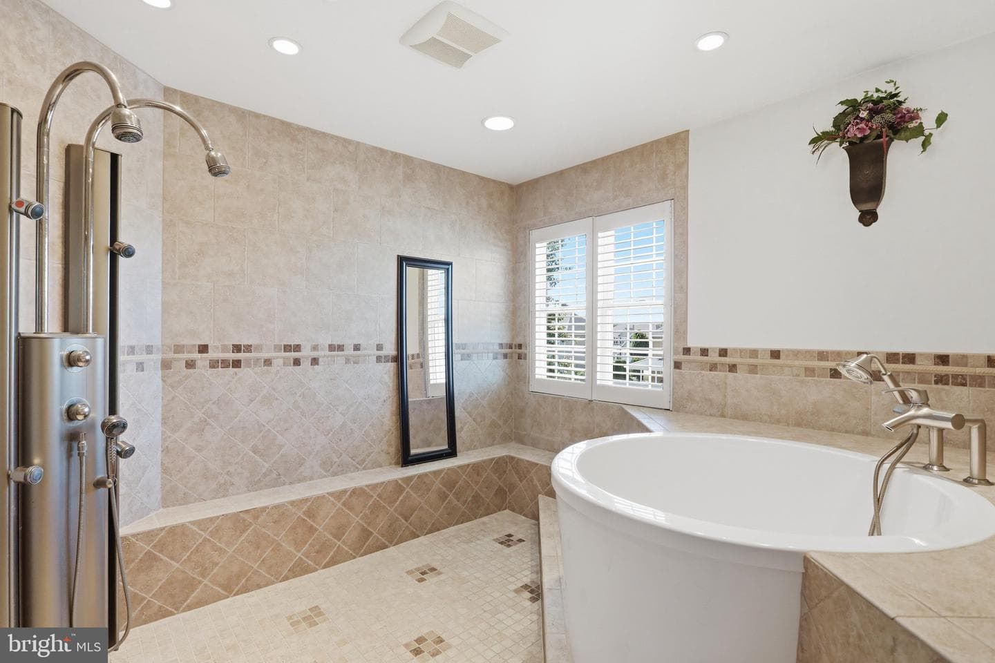 2419 Somerset Road photo 60
