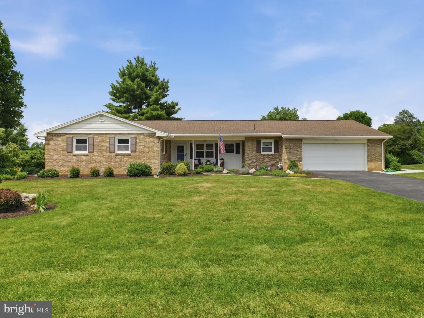 207 Sherwood Drive, Chambersburg