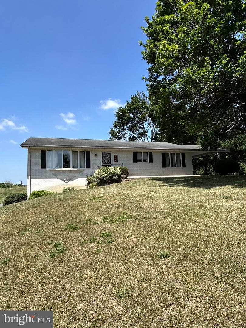 8221 Stone Bridge Rd, Greencastle