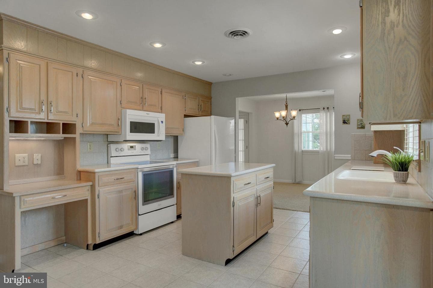 127 Chancellor Drive photo 10