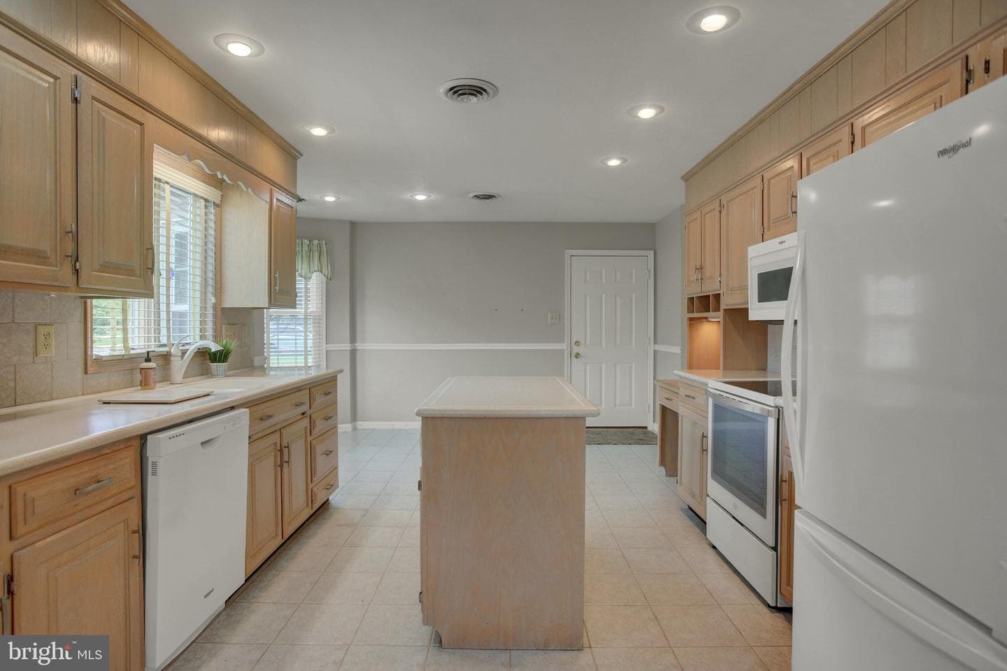 127 Chancellor Drive photo 12