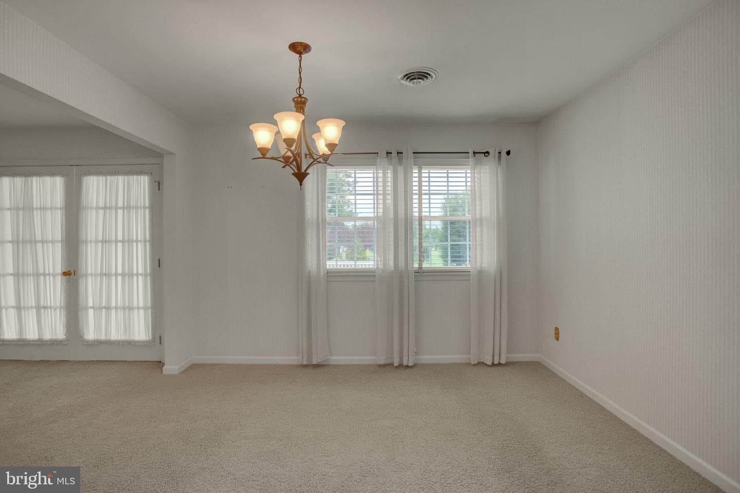 127 Chancellor Drive photo 15