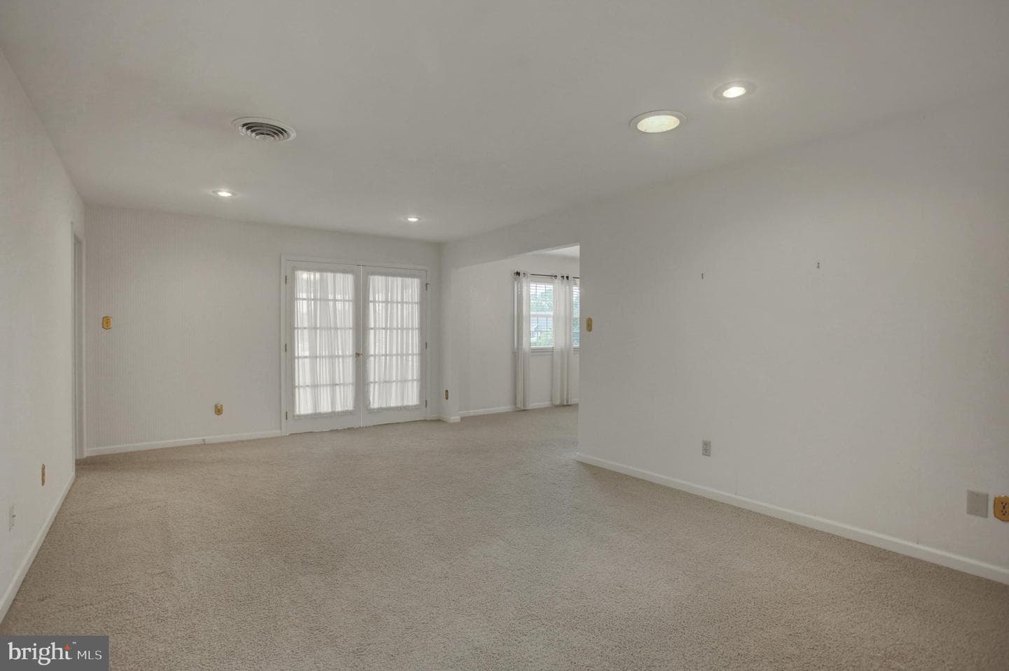127 Chancellor Drive photo 19