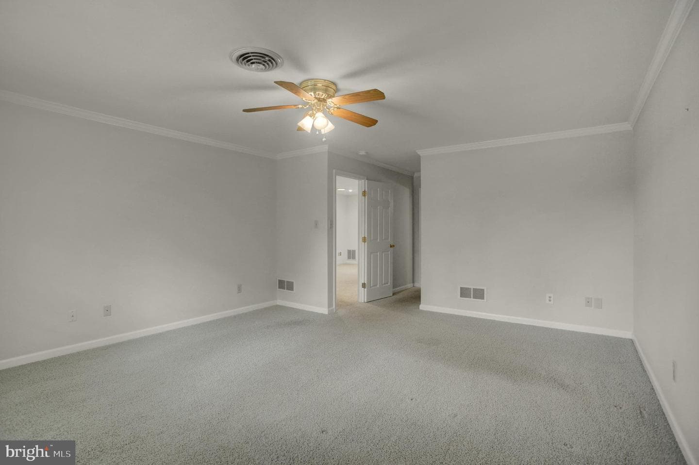 127 Chancellor Drive photo 26