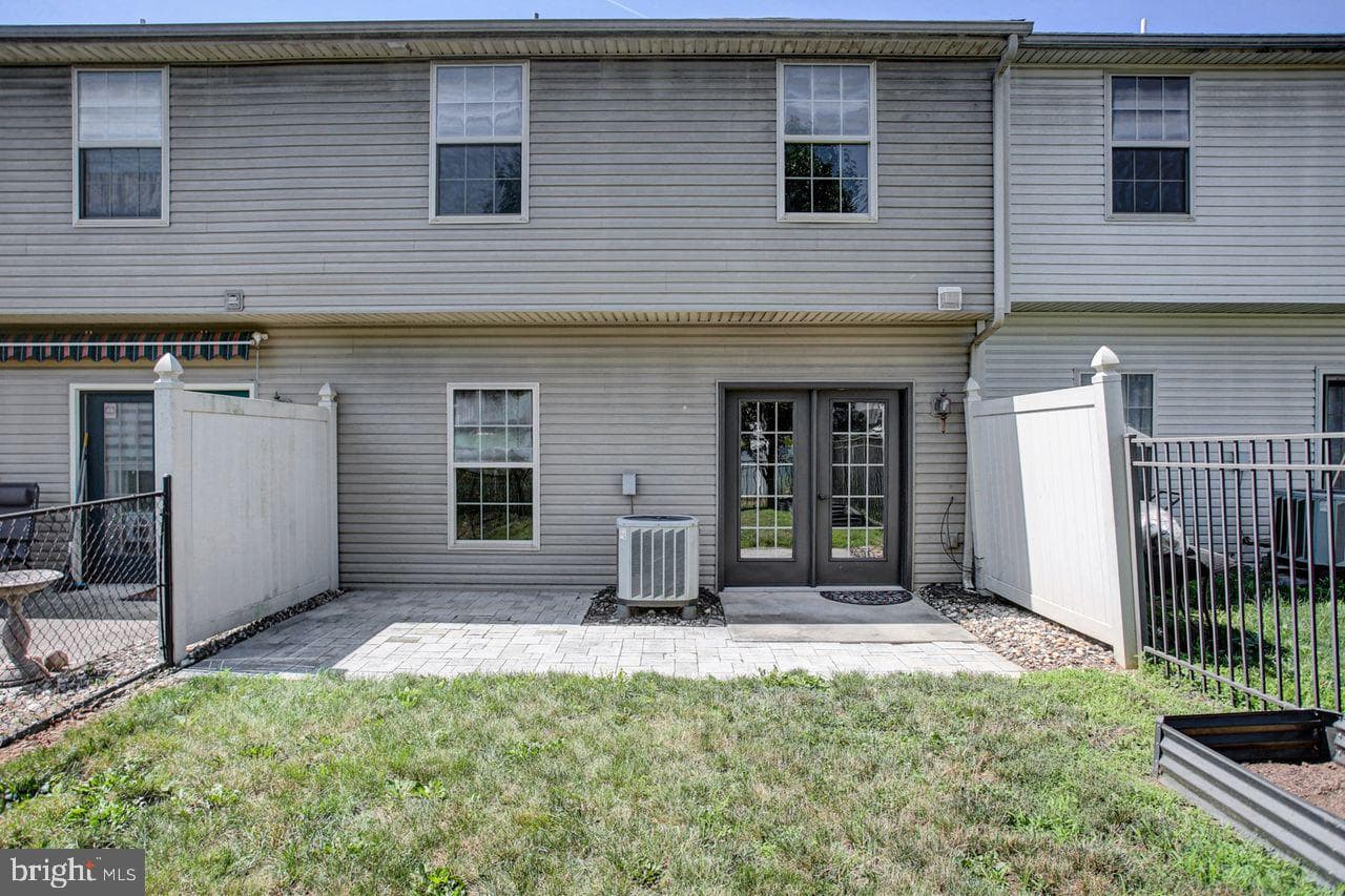218 Meriweather Drive photo 38