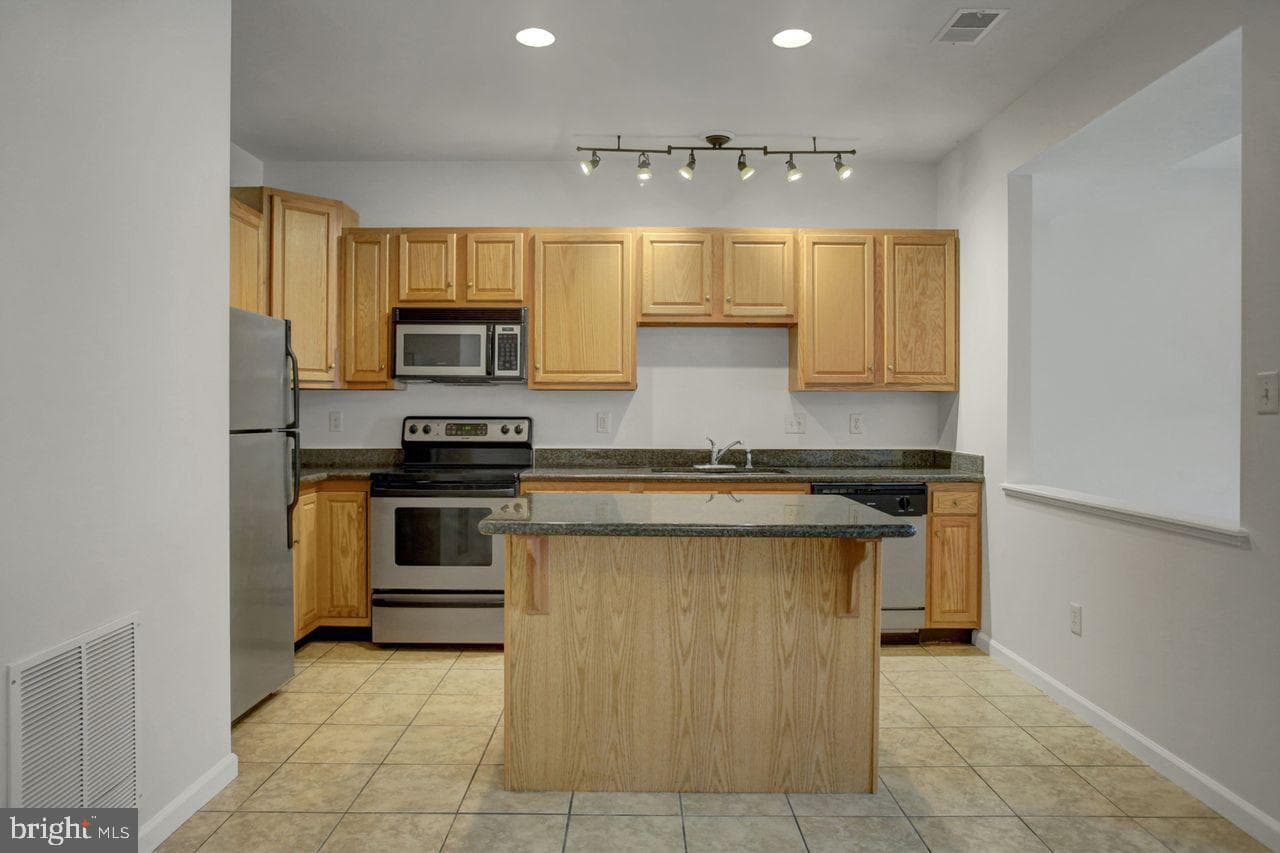 218 Meriweather Drive photo 9