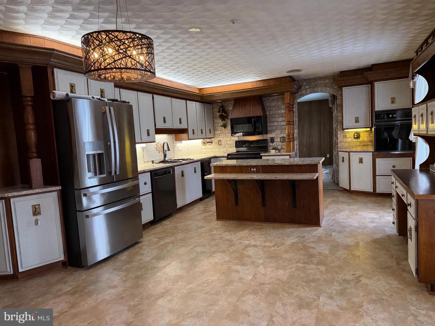 586 Crestwood Drive photo 27
