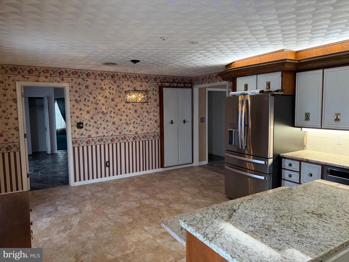 586 Crestwood Drive photo 32