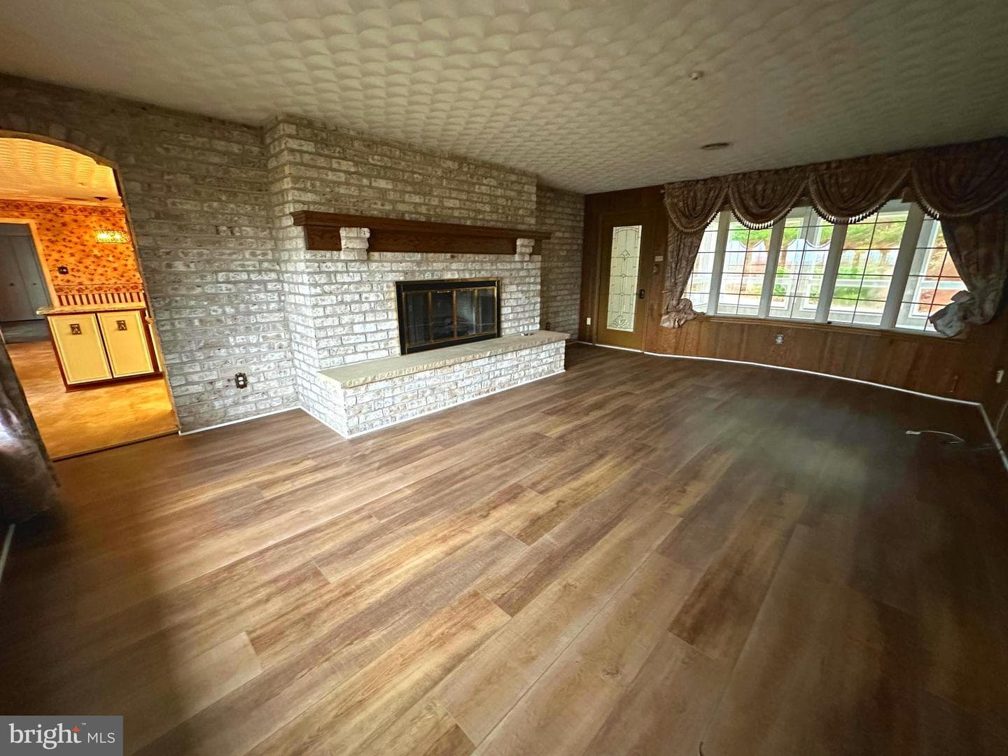 586 Crestwood Drive photo 36