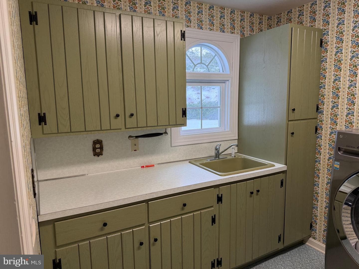 586 Crestwood Drive photo 43
