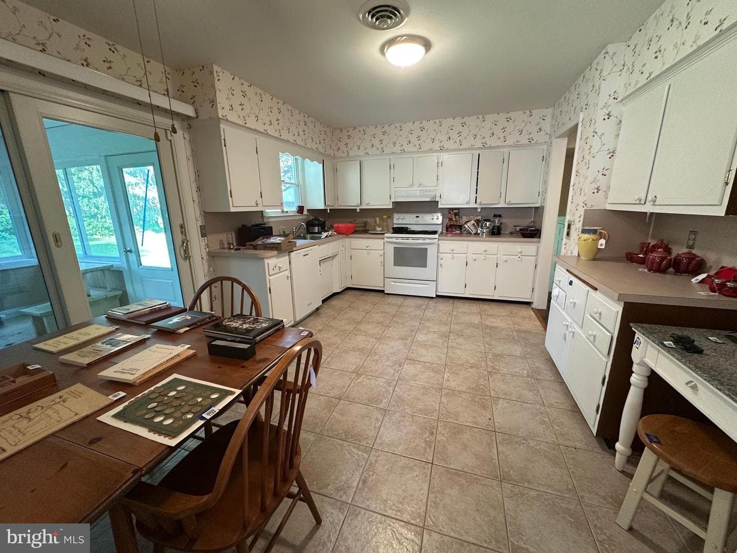 624 Highland Avenue photo 32