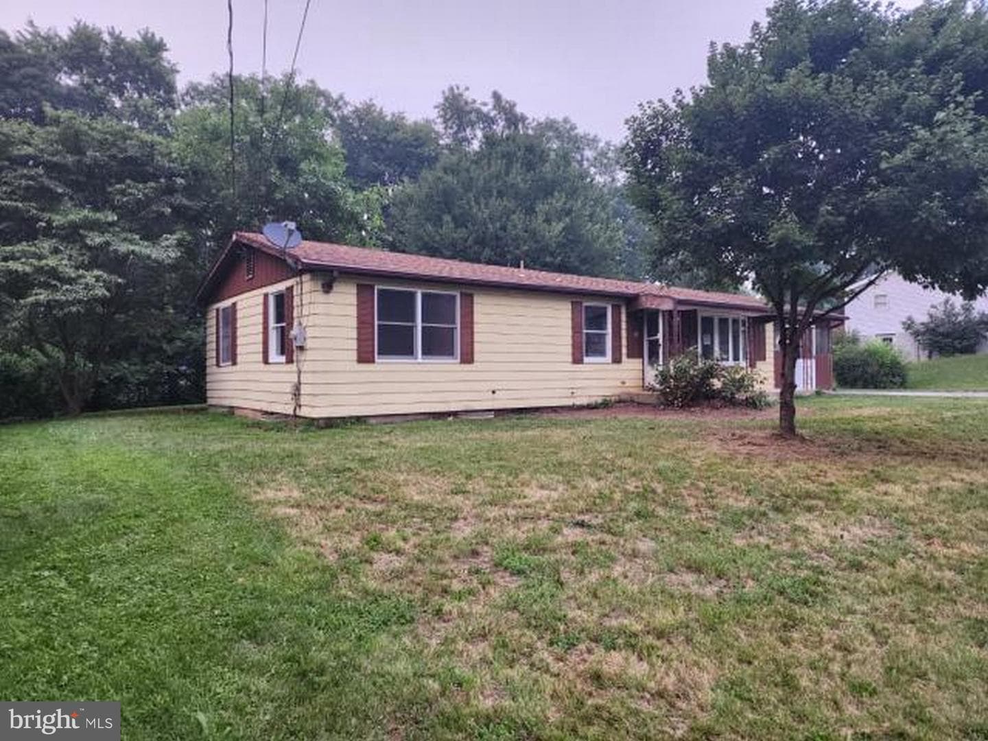 22 W Grandview Avenue, Mercersburg