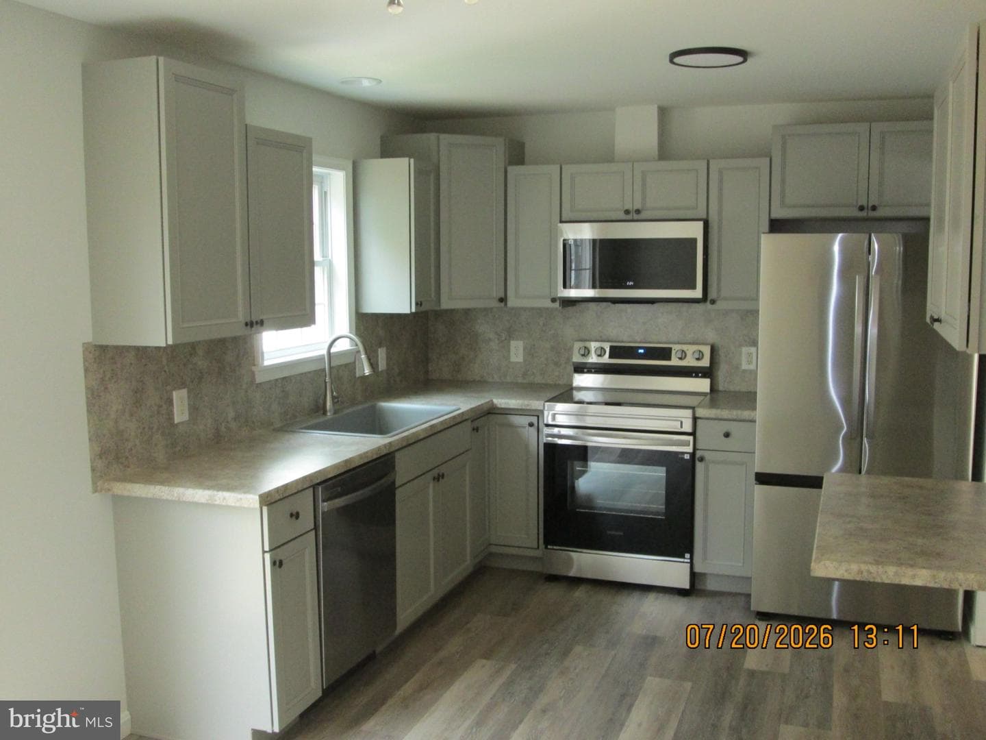 462 Scott Avenue photo 11