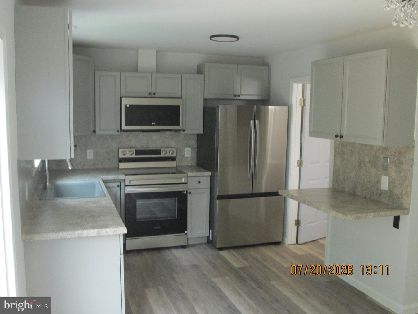 462 Scott Avenue photo 12