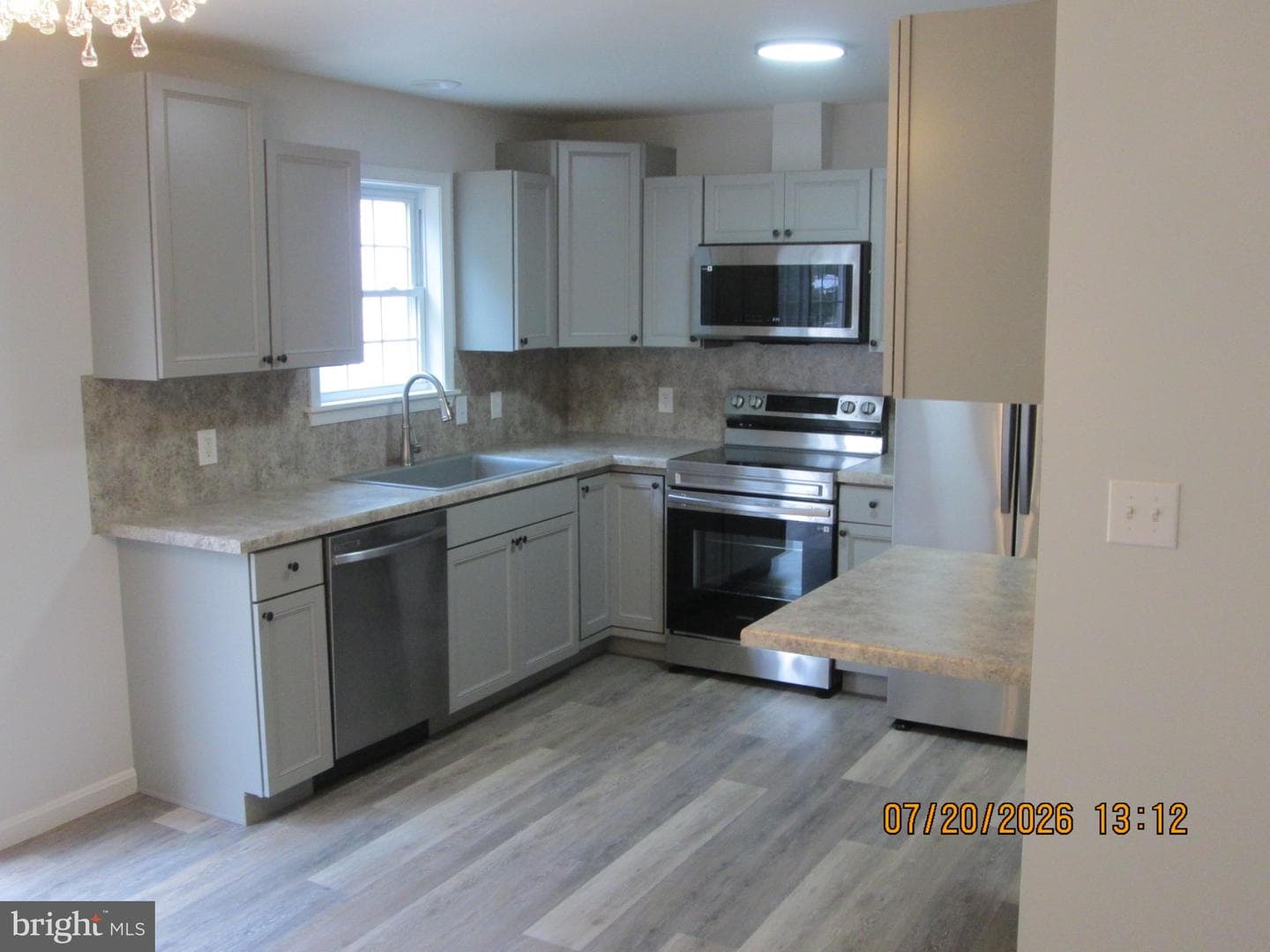 462 Scott Avenue photo 13