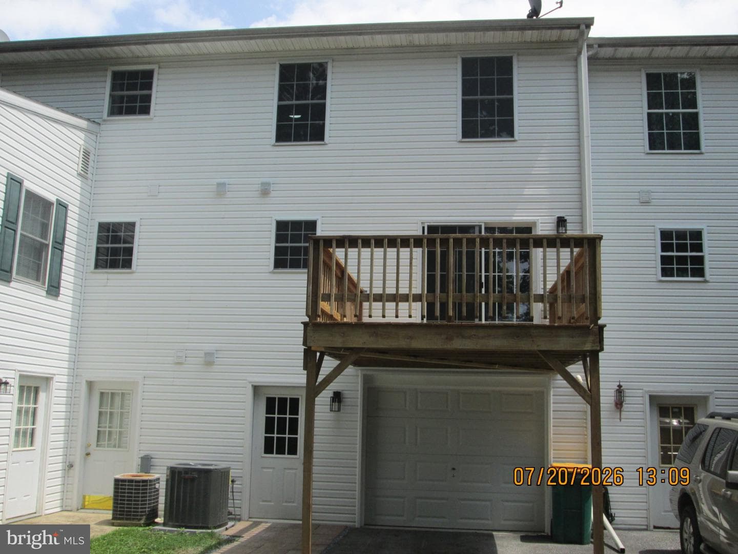 462 Scott Avenue photo 5