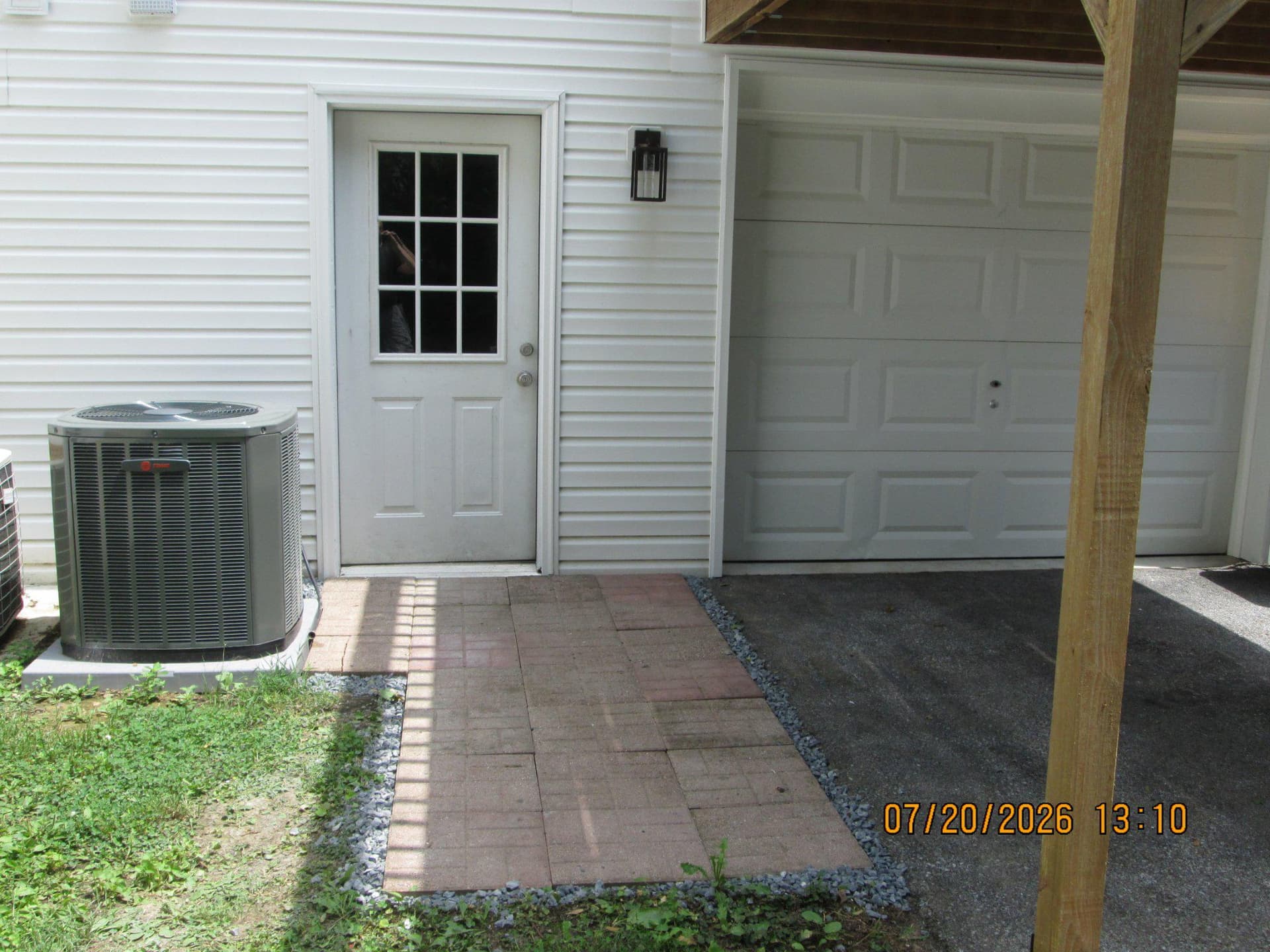 462 Scott Avenue photo 8