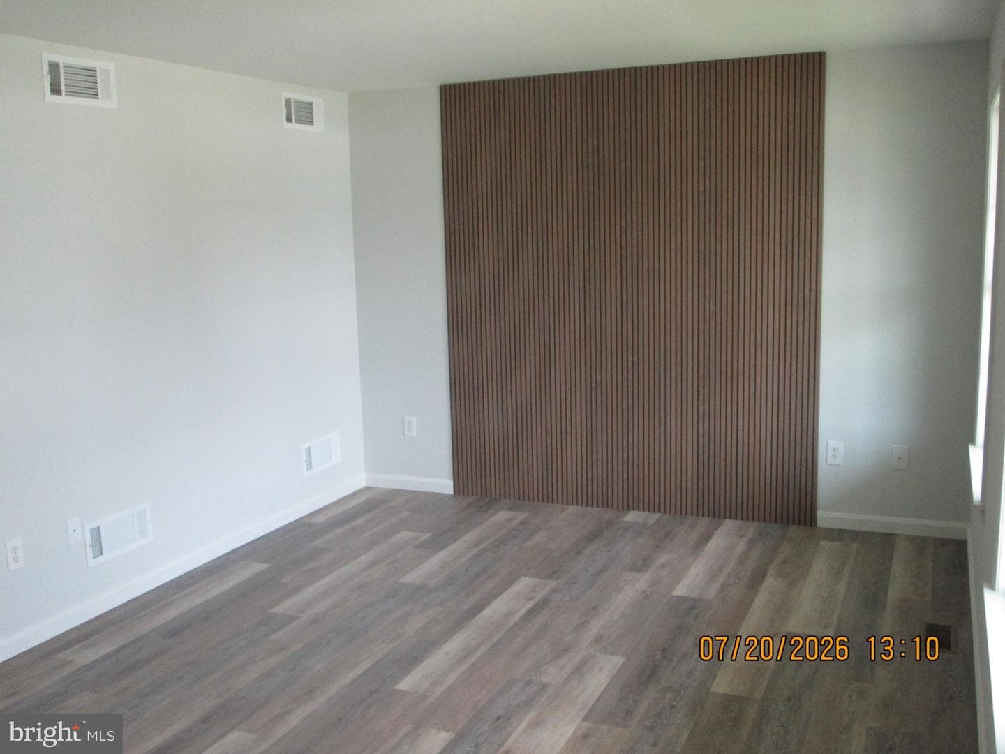 462 Scott Avenue photo 9