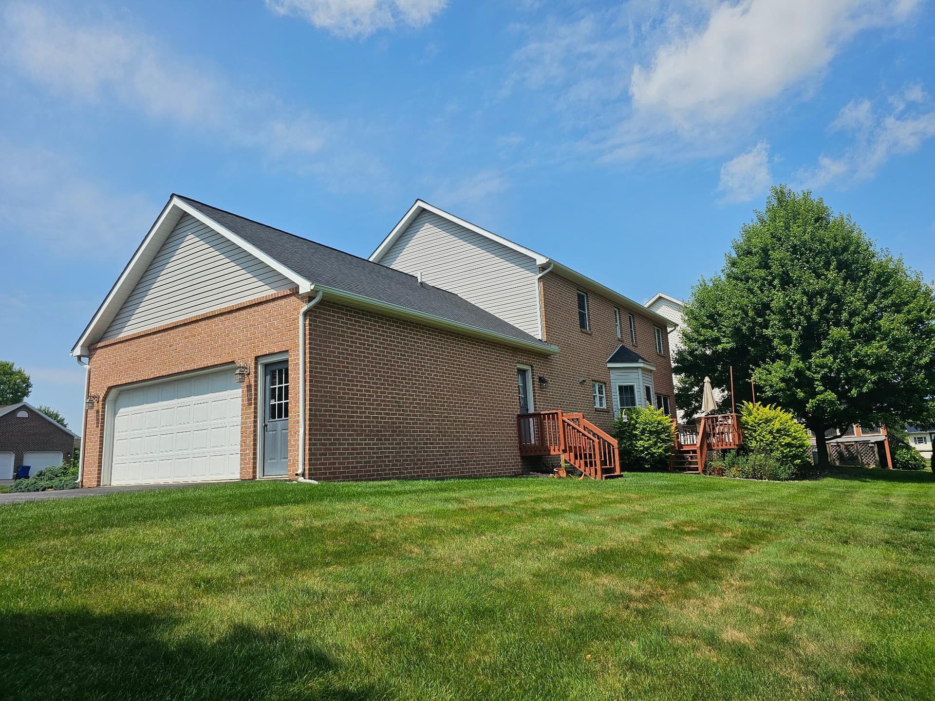 6437 Bellhurst Drive photo 2