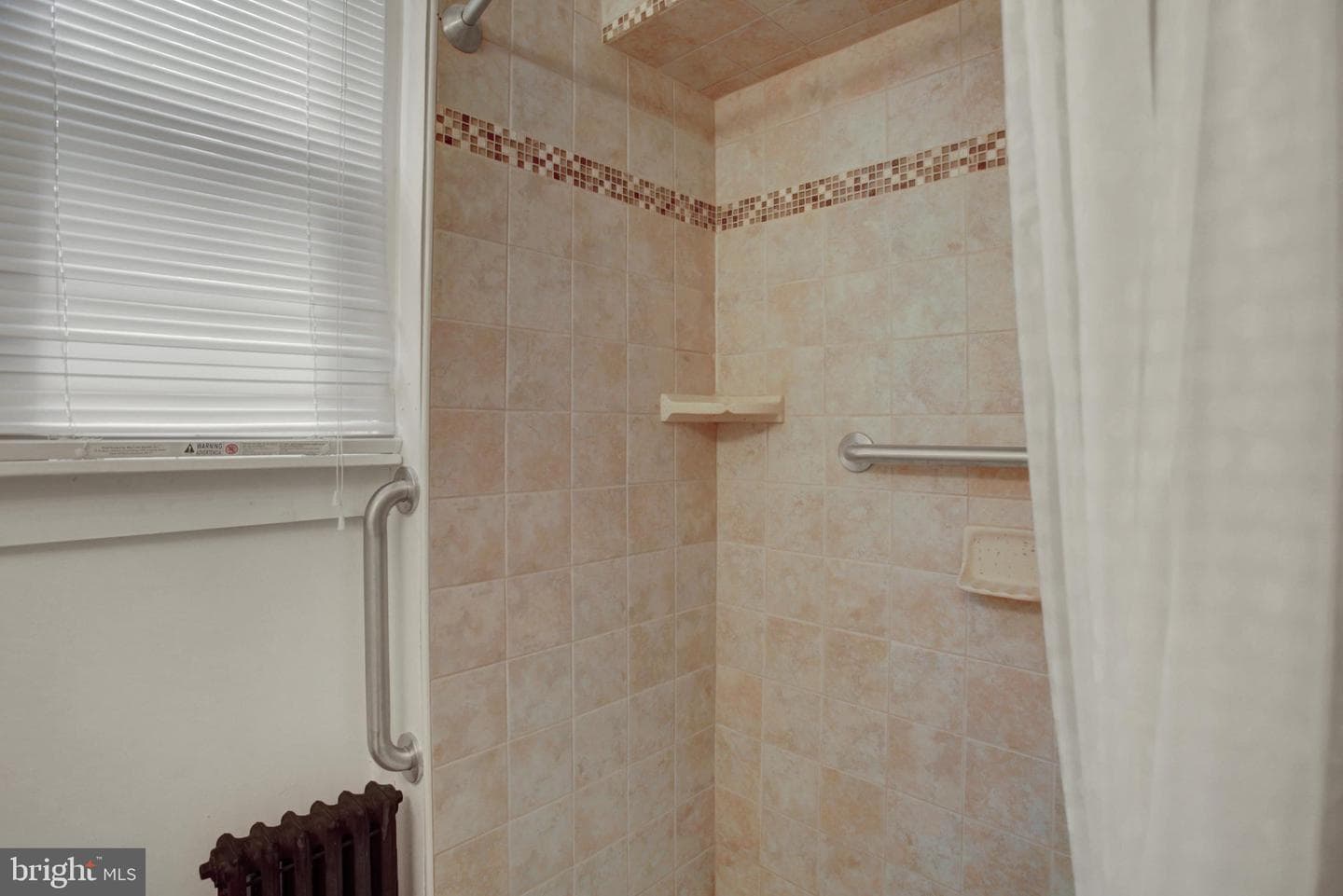 343 W Queen Street photo 7
